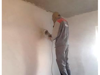 Как можно проложить труботрассу для кондиционера в стене