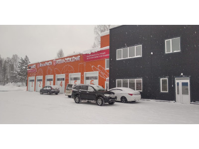 Антиобледенение крыши автосервиса.