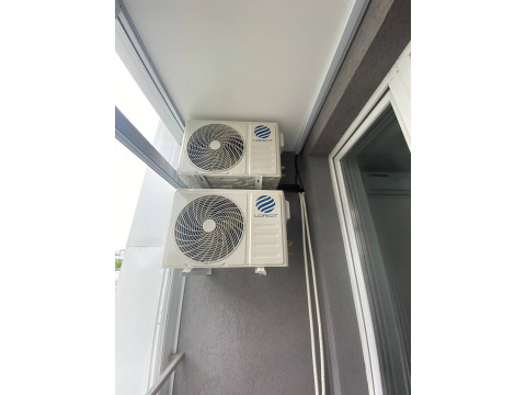 Монтажники Компании БУРАН Установили 2 Кондиционера Лориот Неон 7 и 9 Александру