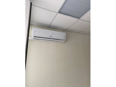 Бригада монтажников компании БУРАН установила кондиционеры Neoclima для библиотеке в Ленинском районе Новосибирска