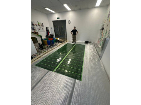 Установка плёночного тёплого пола в детской комнате фитнес-клуба – опыт «Новосибирского Бурана»