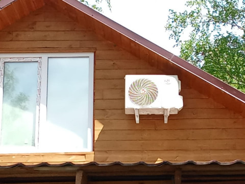 Денис установил кондиционер ROYAL Clima в Кемерово — готов к сибирской жаре вместе с компанией «Буран»