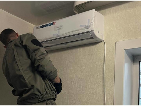 Установка сплит-системы Loriot LAC-12 TA Neon в Бийске — довольная семья Михаила Анатольевича рекомендует «Буран Климат»