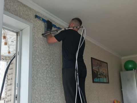 Евгений выбрал “Буран” для установки кондиционера с умными функциями: безопасный климат для всей семьи