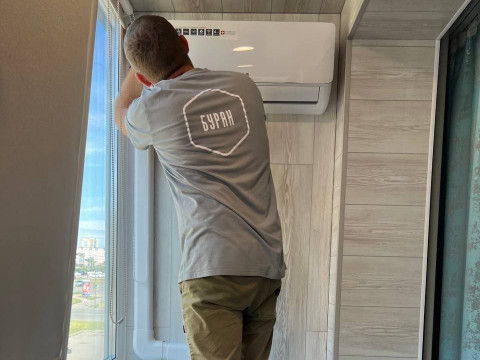 Установка кондиционера Energolux на утепленный балкон в Барнауле: кейс клиентки Натальи