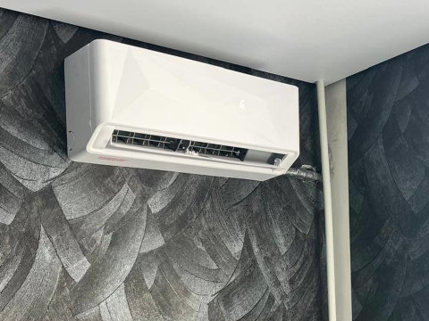 Монтаж сплит-системы Loriot Diamond LAC-09 на ул. Мерлина, 2 — быстро и качественно