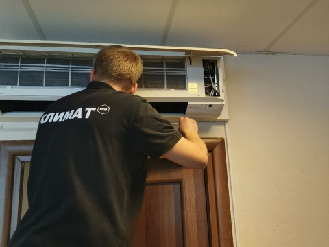 Наша бригада монтажников Артём и Александр провели сервисное обслуживание сплит-систем и помпы у постоянных клиентов М-ГС ООО