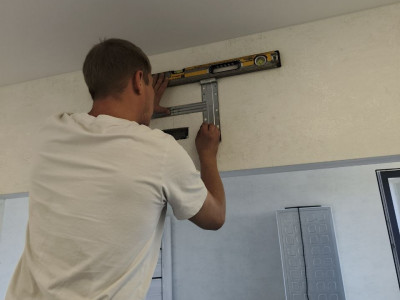 Наша бригада Александр и Артём выполнили довеску сплит-системы ROYAL Clima PANDORA RC-PDC35HN с дренажной помпой Slim Line в г. Обь