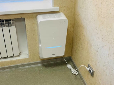 Монтаж приточного очистителя воздуха Тион Бризер Bio X в Барнауле — решение для офиса главного бухгалтера