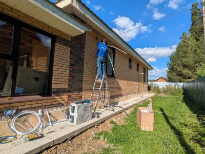 Климатическая система для коттеджа в посёлке Победа — установка Royal Thermo Perfecto 18 и бризеров Ballu One Air от компании